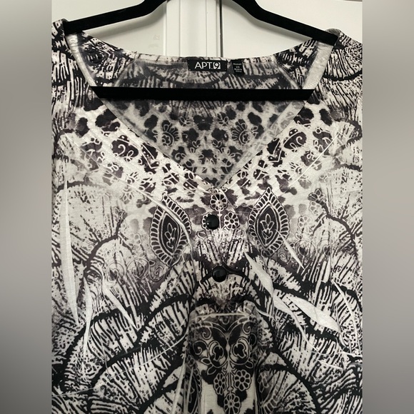 Apt 9 Womens Top 2X Peacock Print 3/4 Sleeve Artsy V Neck Black and White Casual - Picture 5 of 16
